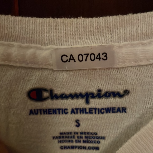 Champion shirt - Picture 3 of 3